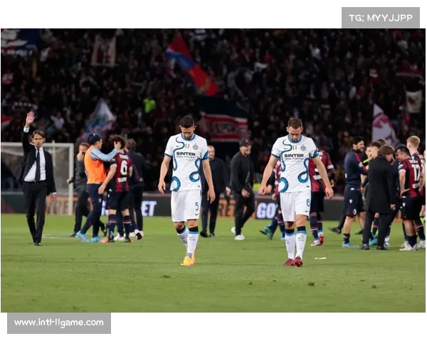 萨索洛训练基地开放,球迷签名会气氛热烈 萨索洛训练基地开放,球迷签名会气氛热烈